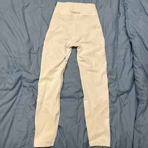 White Lululemon leggings